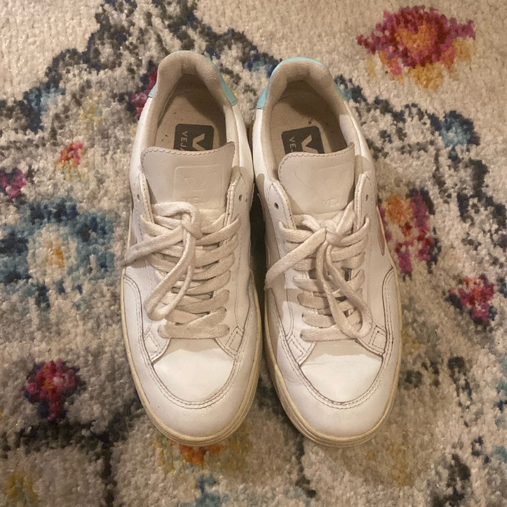 Veja sneakers pastel